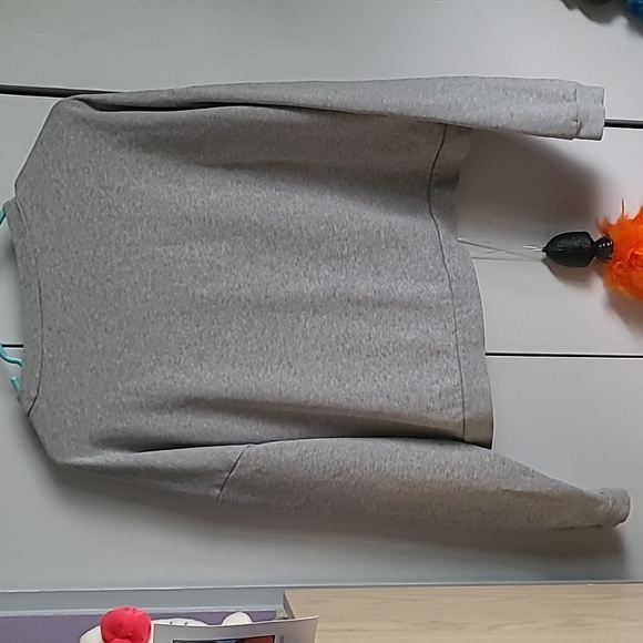 Guess sweatshirt - Picture 4 of 4